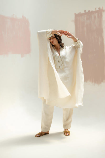 Preetie in Moroccan Kaftan with Pants-White