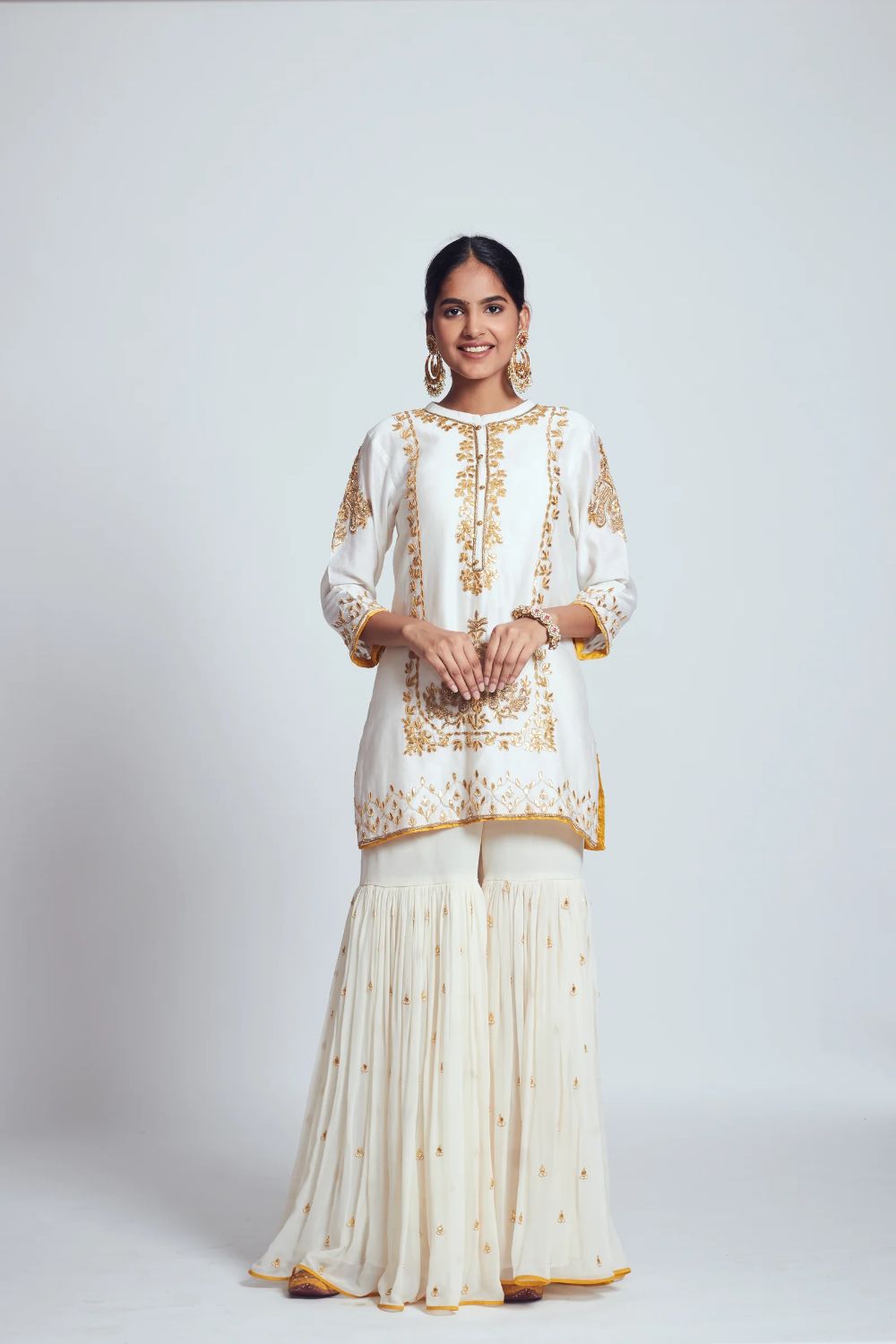 Sabaa Straight kurta with salwar and dupatta-Daisy Ivory