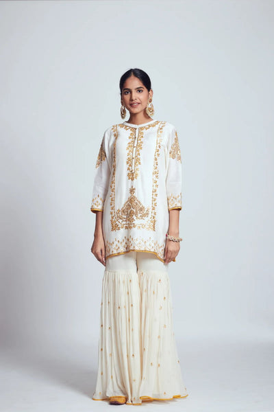 Sabaa Straight kurta with salwar and dupatta-Daisy Ivory