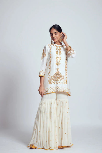 Sabaa Straight kurta with salwar and dupatta-Daisy Ivory