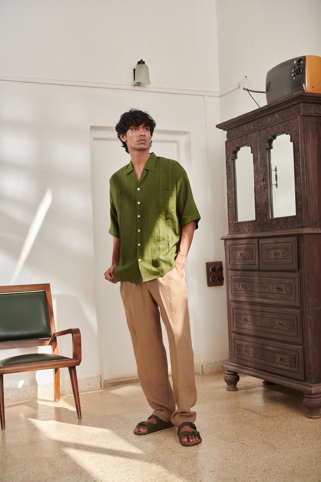Safari Linen Men's Pleated Camp Collar Shirt
