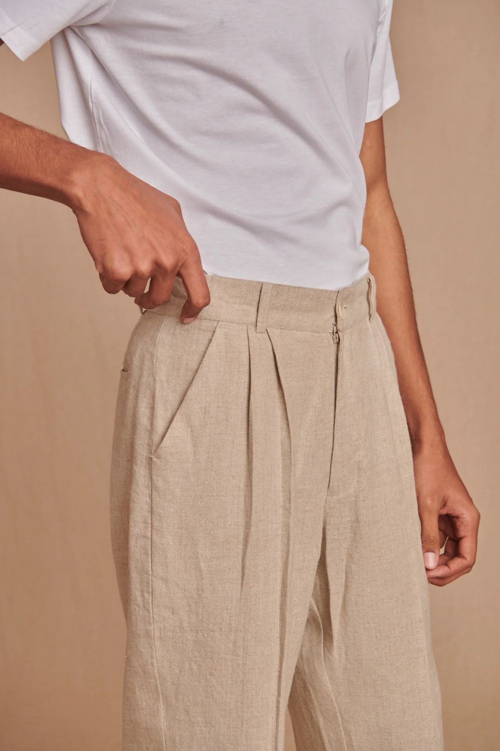 Undyed Linen Men's Pleated Tappered Pants
