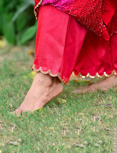 SCALLOP EMBROIDERED PANTS-RED