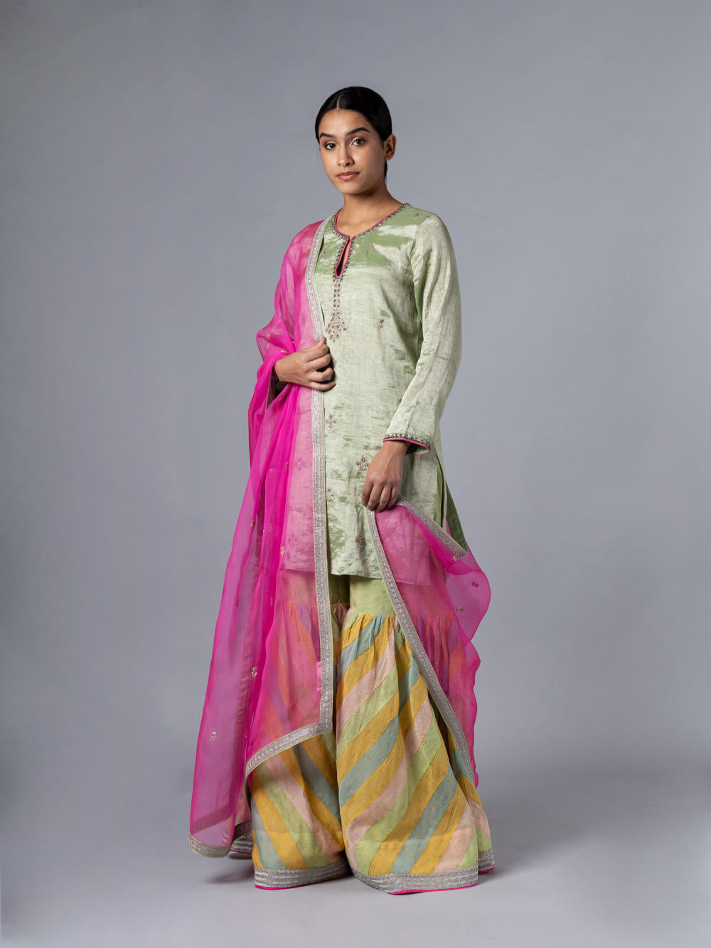 Soondur Kurti