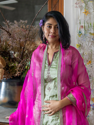 Soondur Kurti
