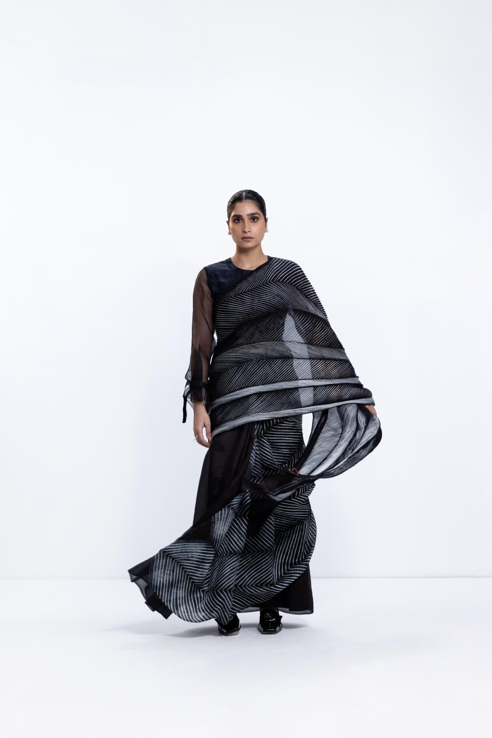 THE SEA SAREE - BLACK