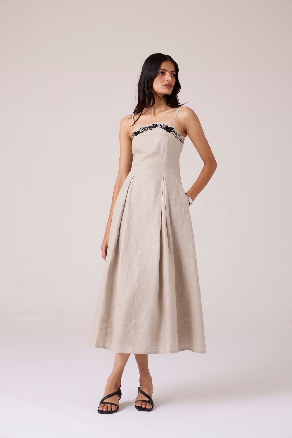 Suhjan Beige Linen Dress