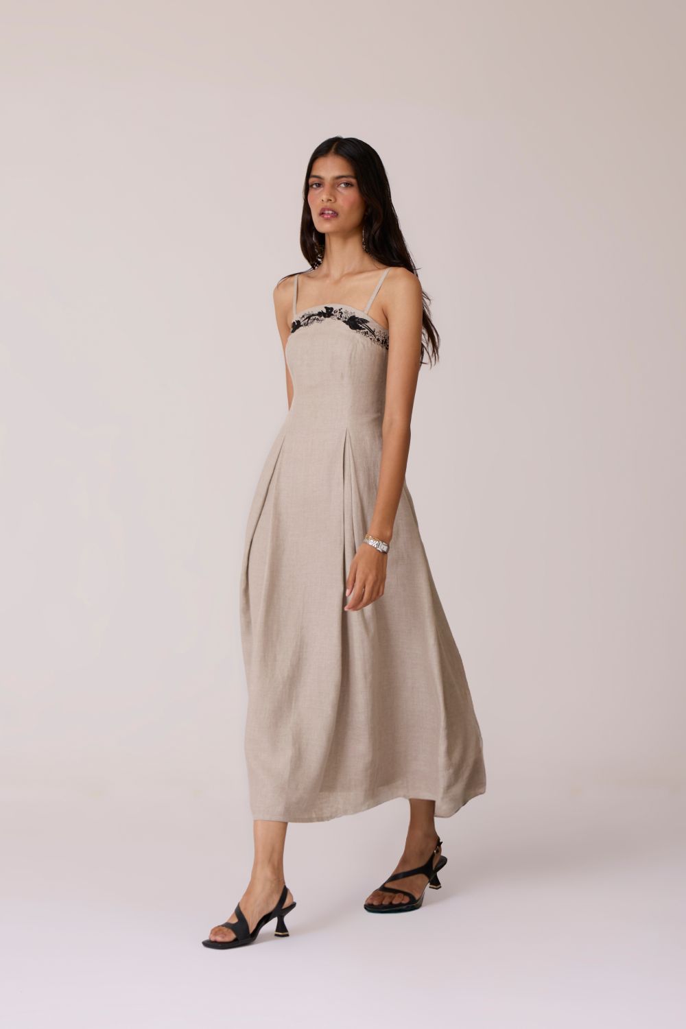 Suhjan Beige Linen Dress