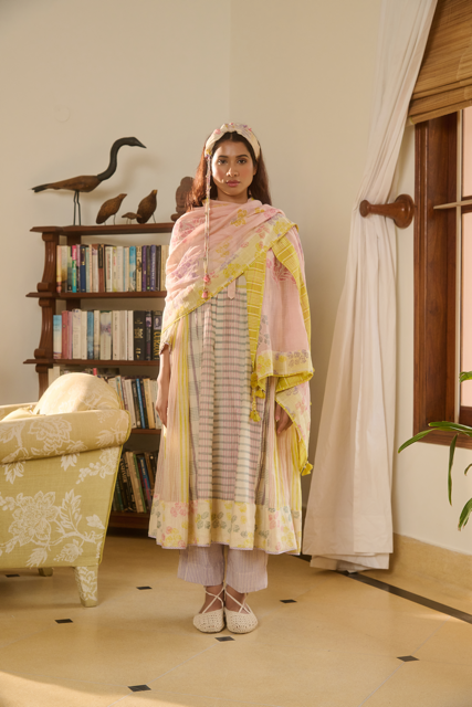 TESS STOLE-PINK WITH  IVORY BORDER