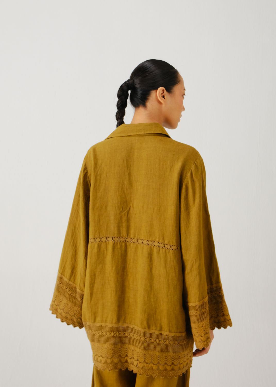 Tie up shirt-Olive parrot emb.