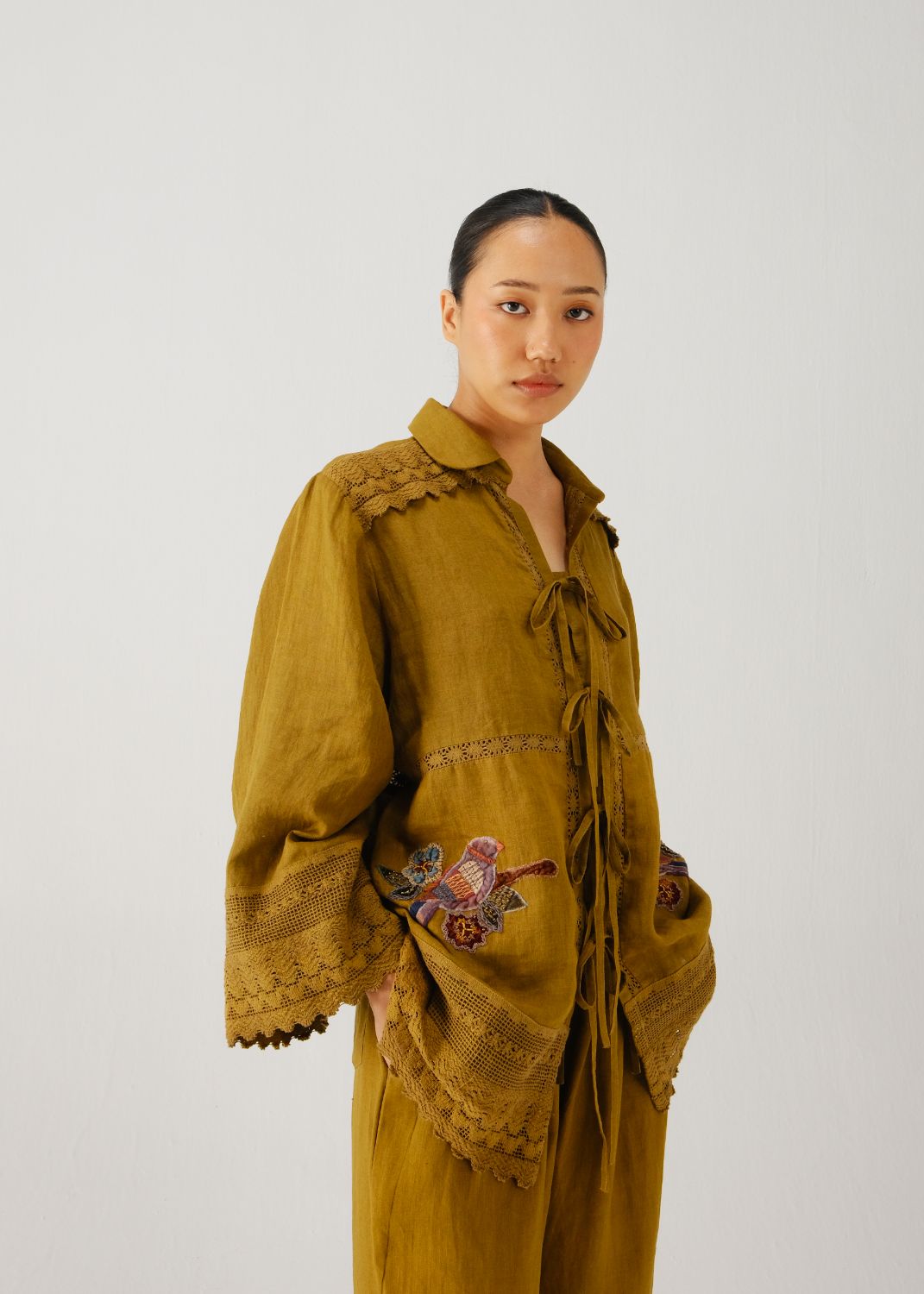 Tie up shirt-Olive parrot emb.