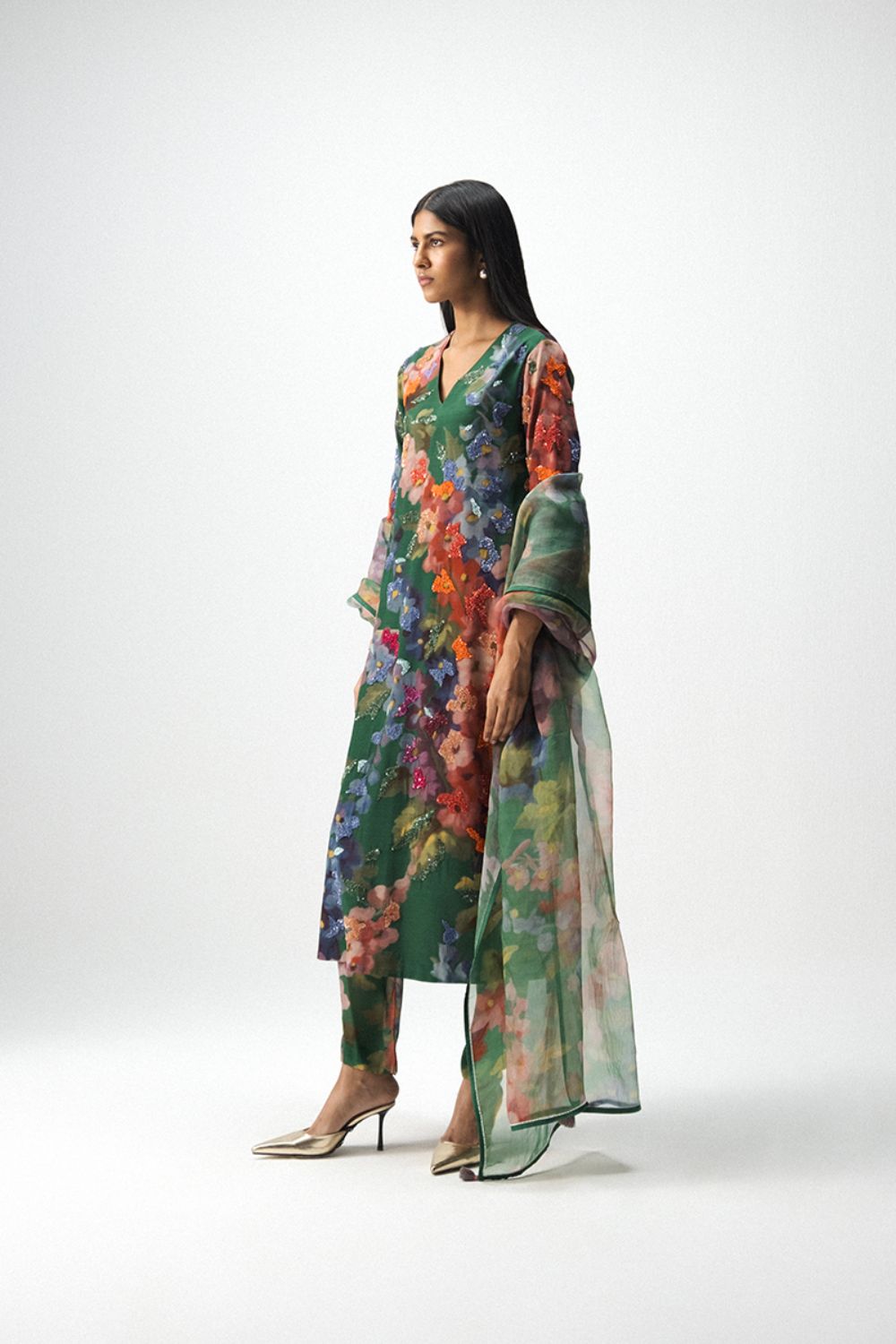 THEA EMBOROIDERED KURTA SET