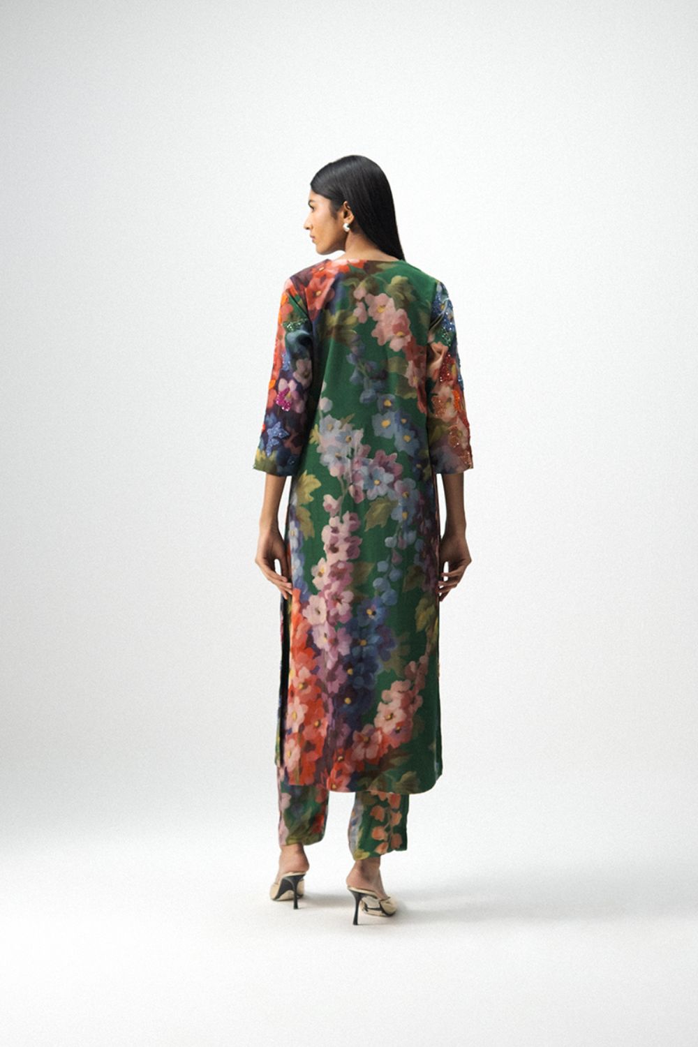 THEA EMBOROIDERED KURTA SET