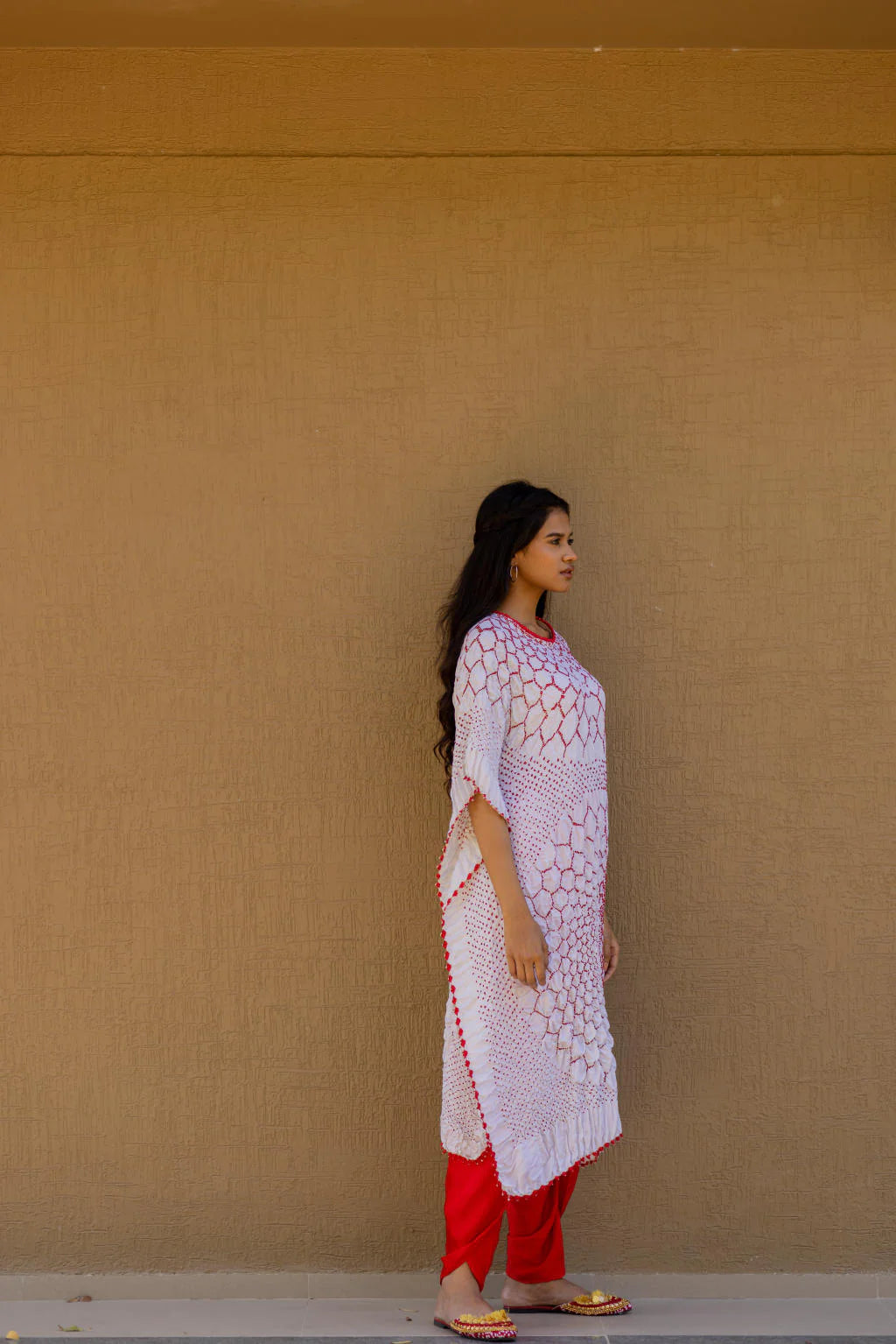 THREE FLOWERS KAFTAN-WHITE