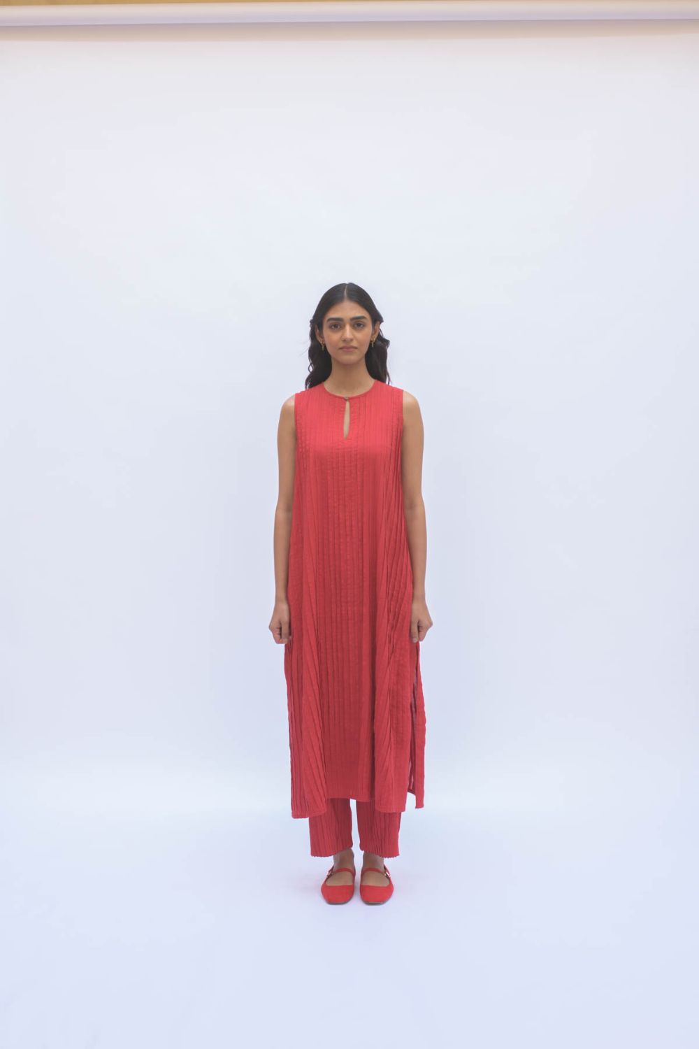 LAAL NEELI KURTA SET