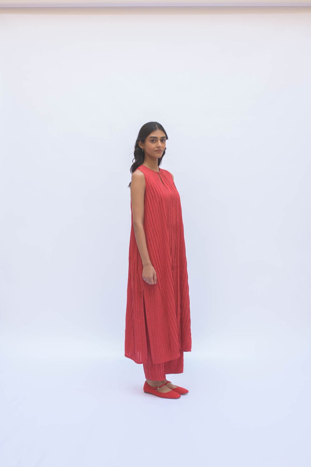 LAAL NEELI KURTA SET