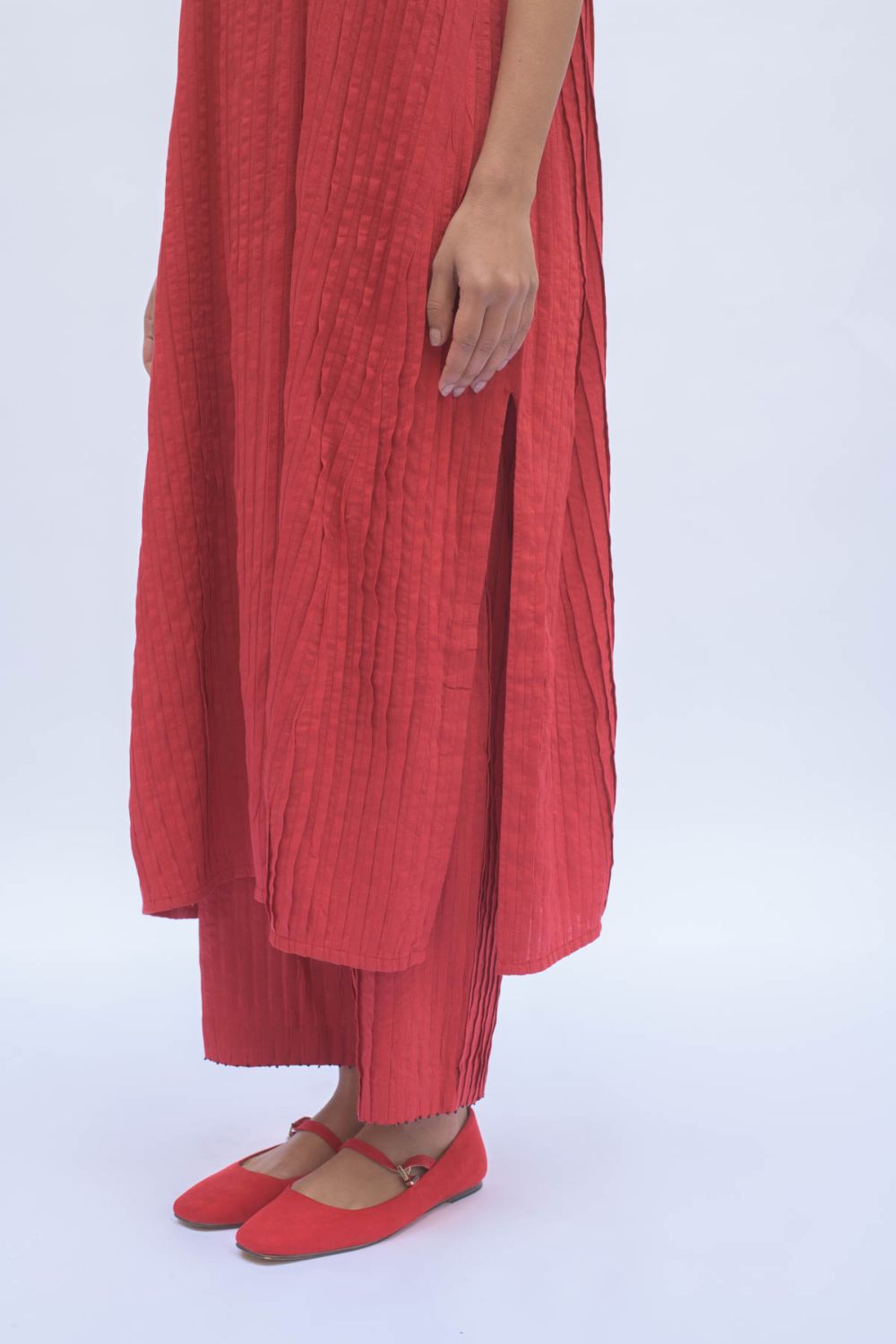 LAAL NEELI KURTA SET