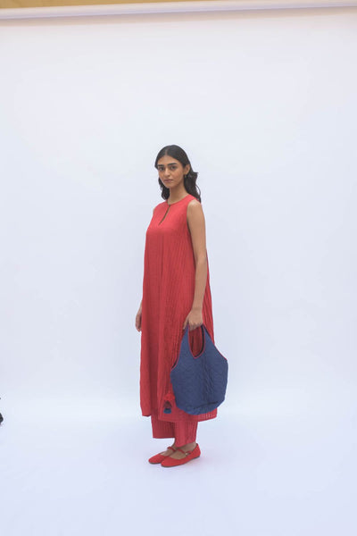 LAAL NEELI KURTA SET