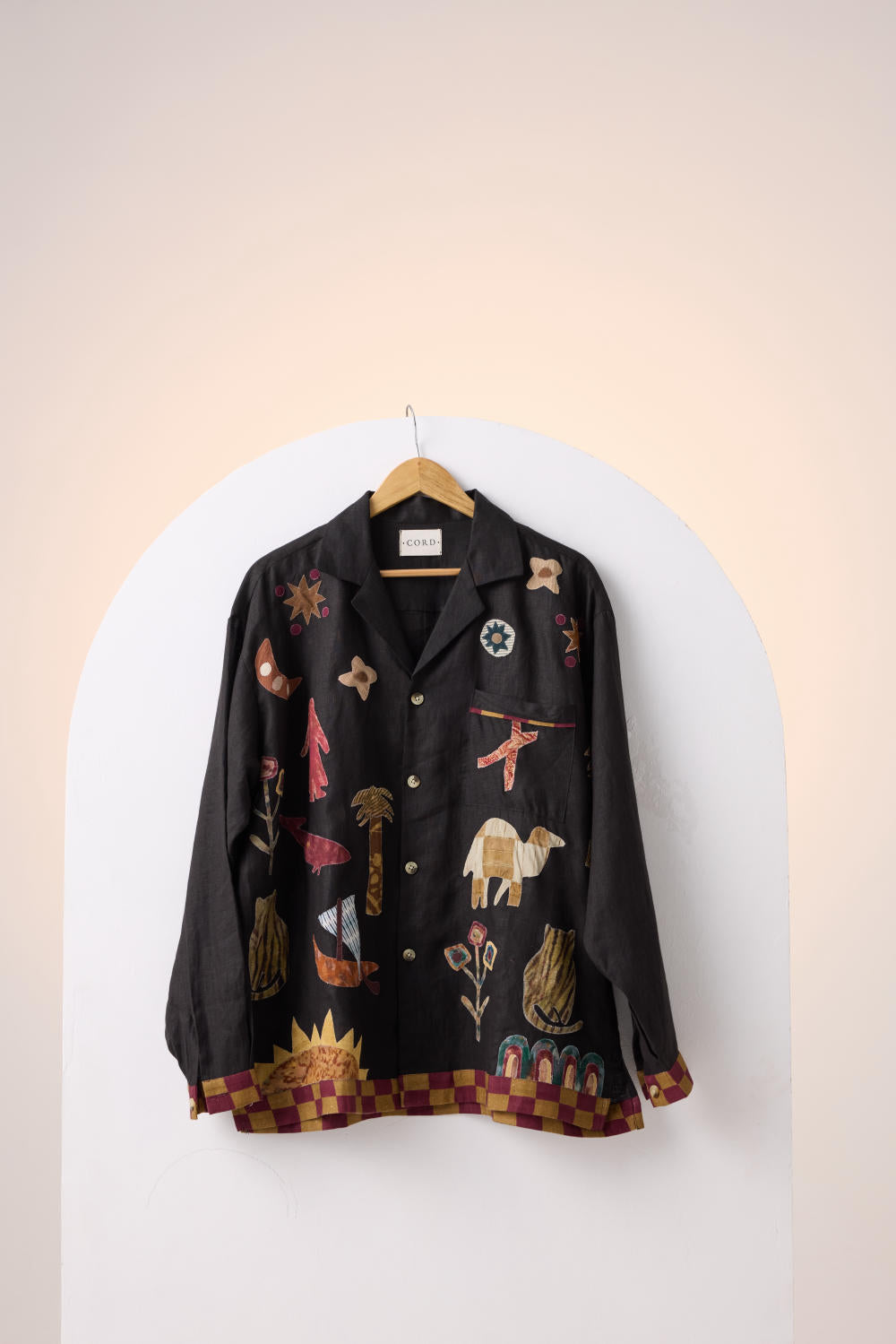 UNISEX OVERSIZED SHIRT -BLACK JUNGLE APPLIQUE