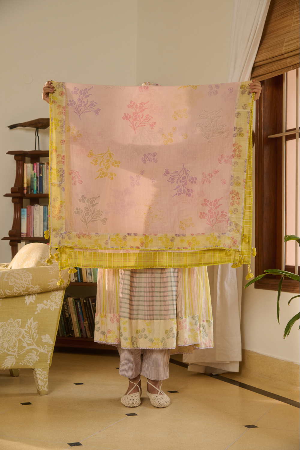 TESS STOLE-PINK WITH  IVORY BORDER