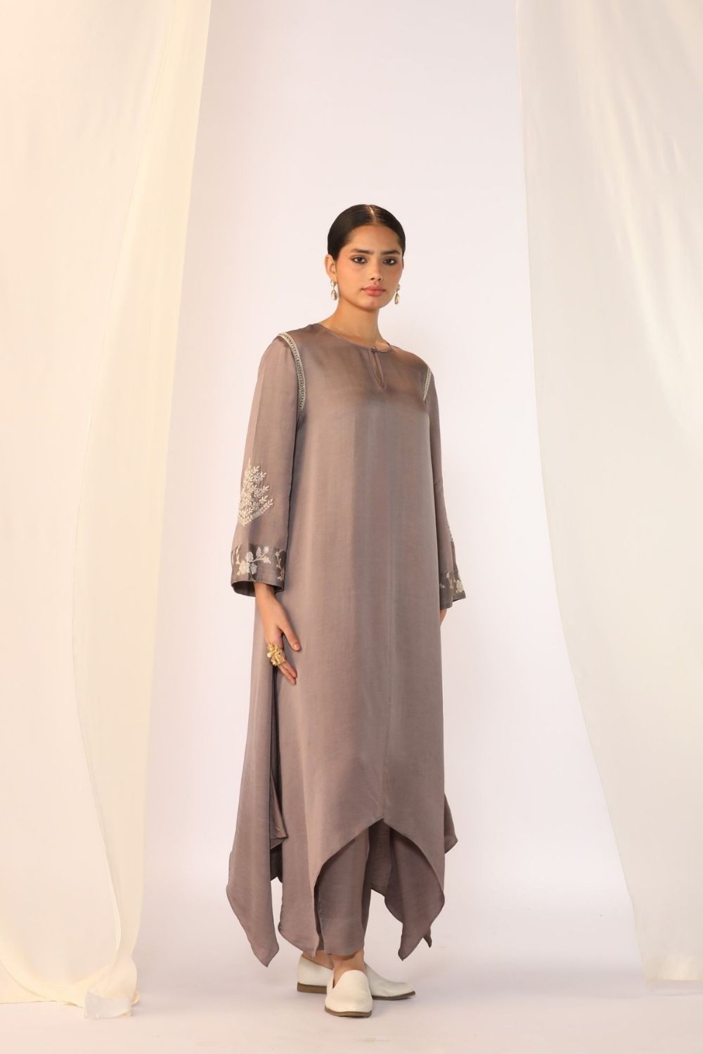 Linen satin keyhole kurta with delicate handwork