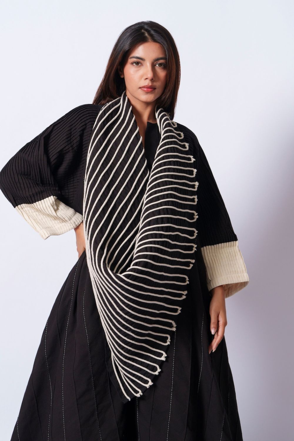 Dune Scarf-Black + Natural
