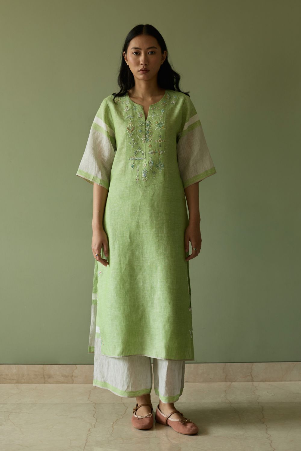 Vira Hand-Emboidered Linen Kurta Set-Green