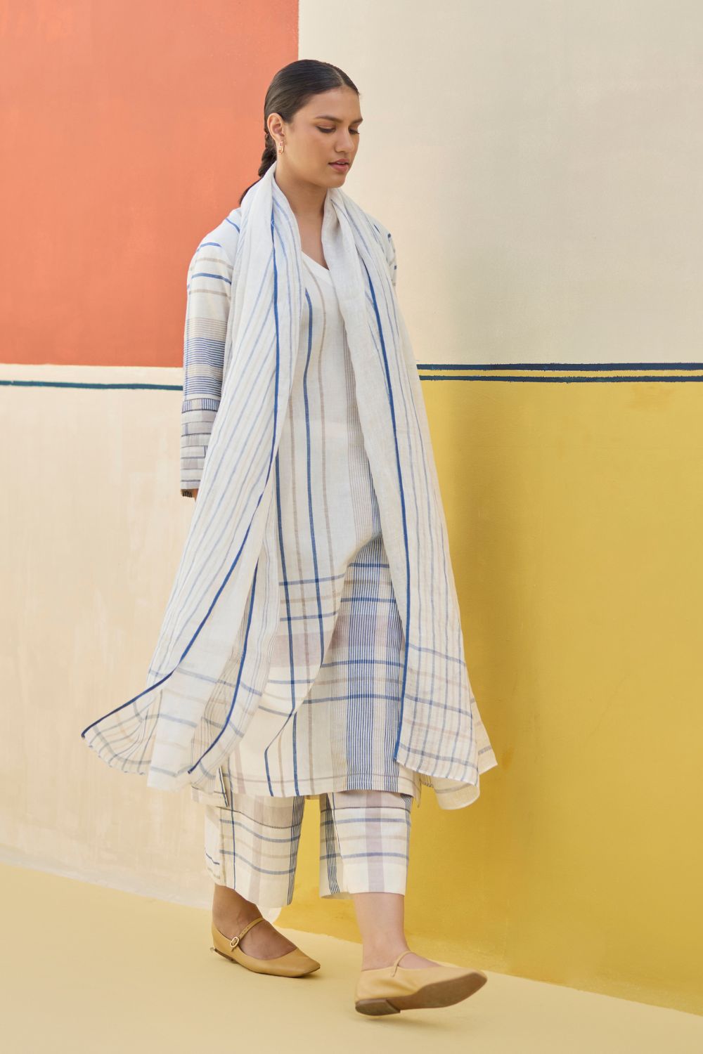Misa Check Linen Kurta Set
- Ivory