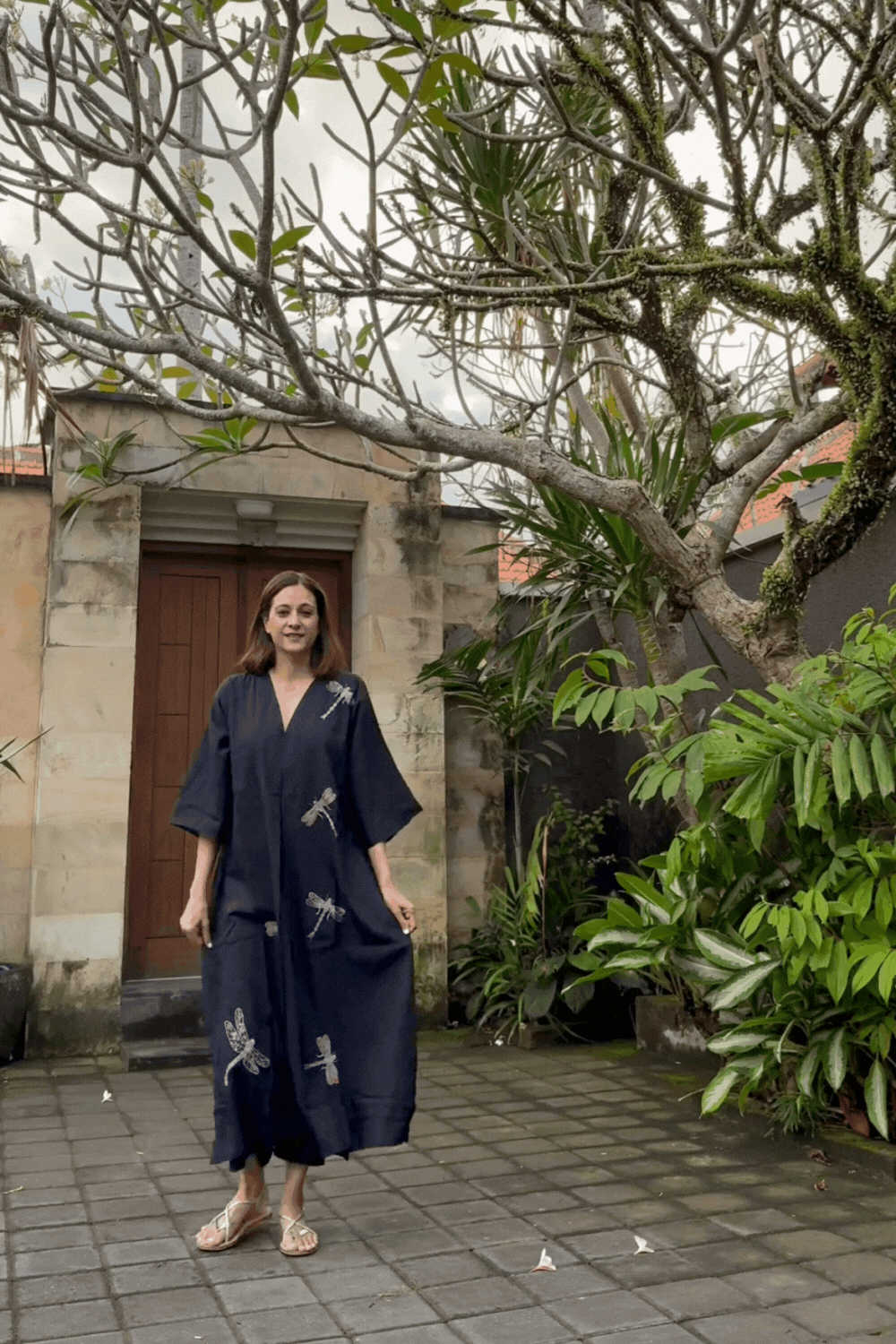 Dragon Fly Applique Embroidered Kaftan Black-Free size/Pants M