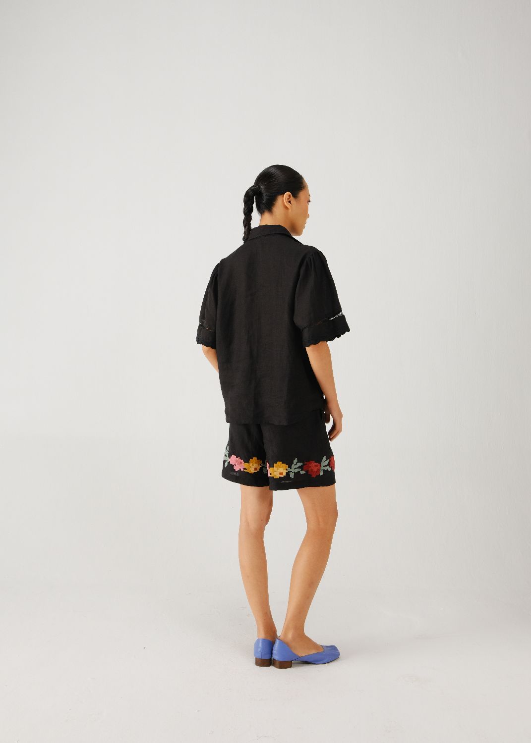 Wide leg shorts-Black pixel emb.