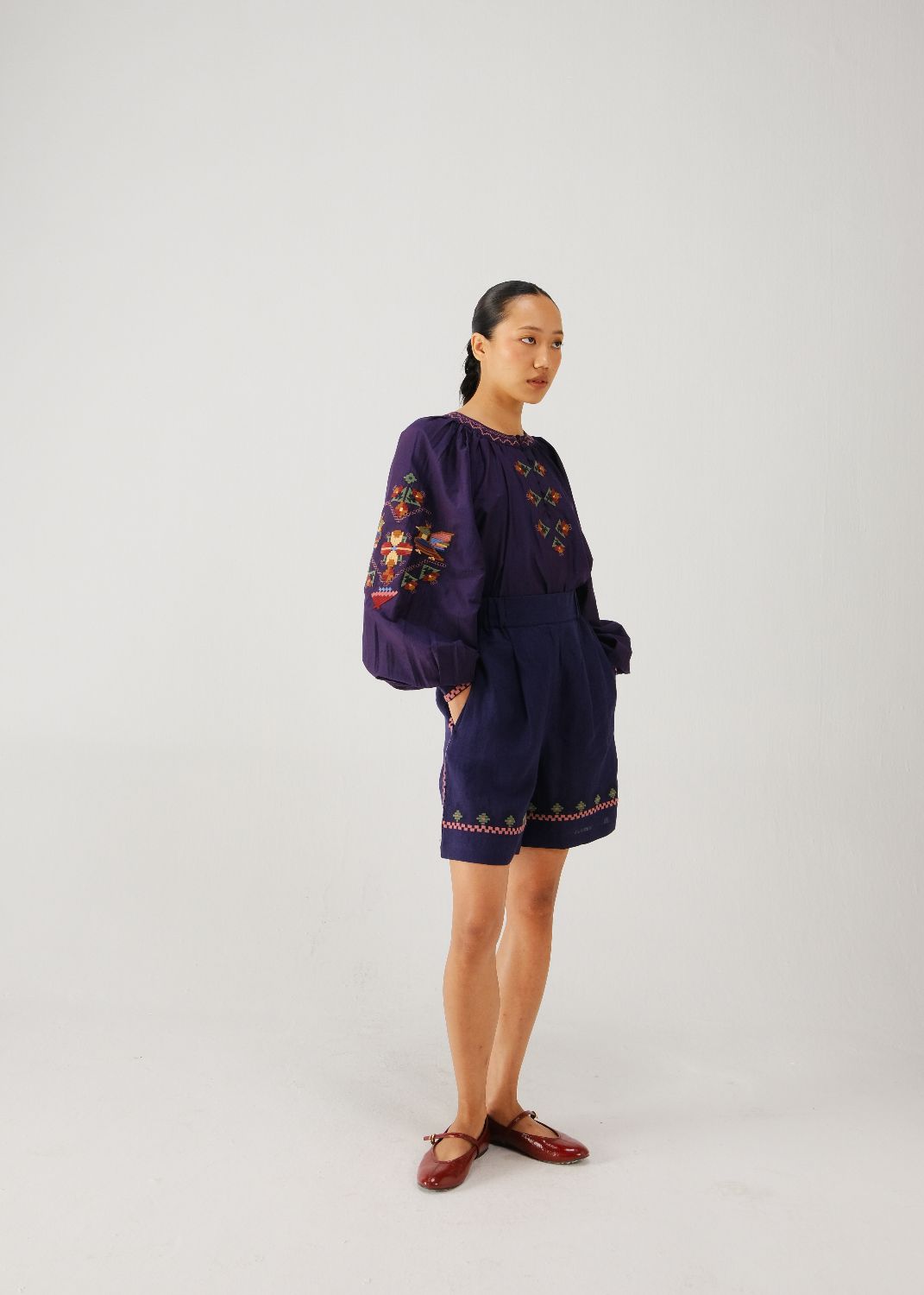 Wide leg shorts-Ink folk emb.