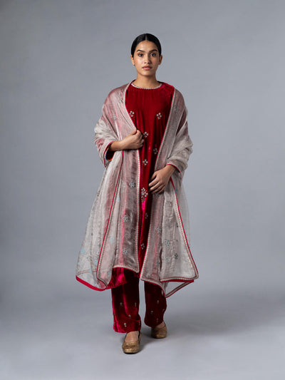 Zinat Kaftan