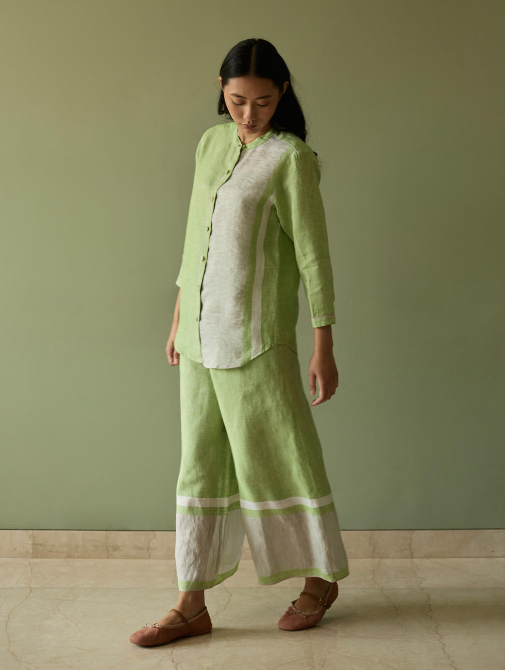 Aline Mandarin Collar Border Linen Shirt-Meadow