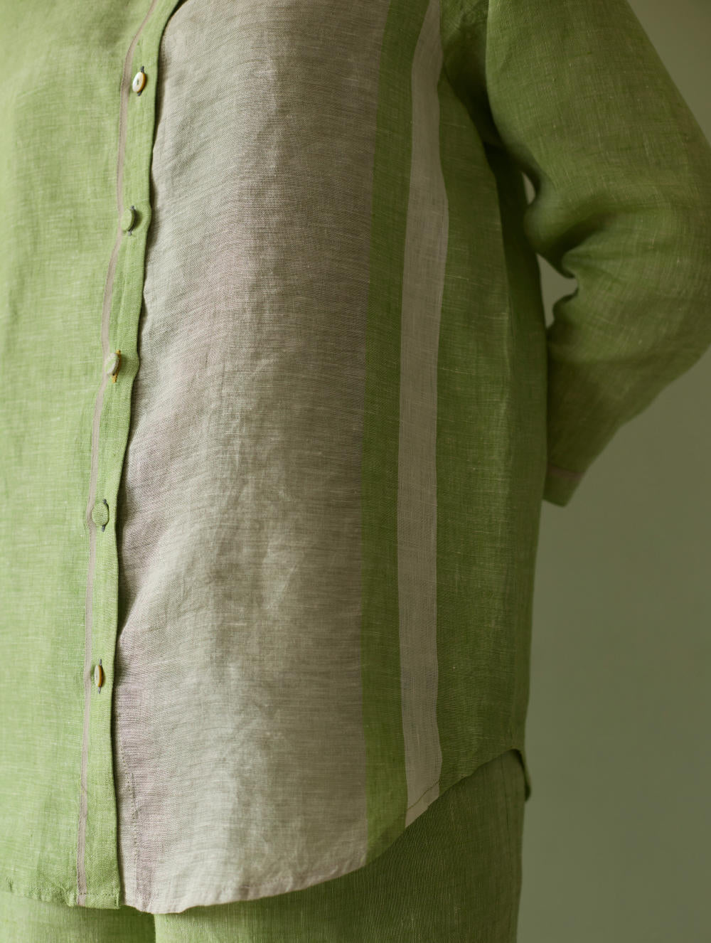 Aline Mandarin Collar Border Linen Shirt-Meadow