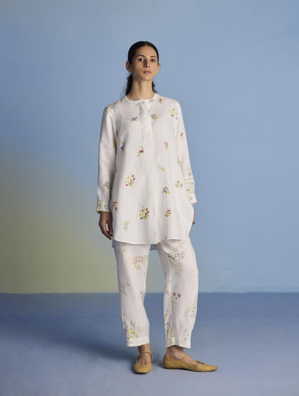 Anya Hand-Embroidered Floral Linen Kurta - White