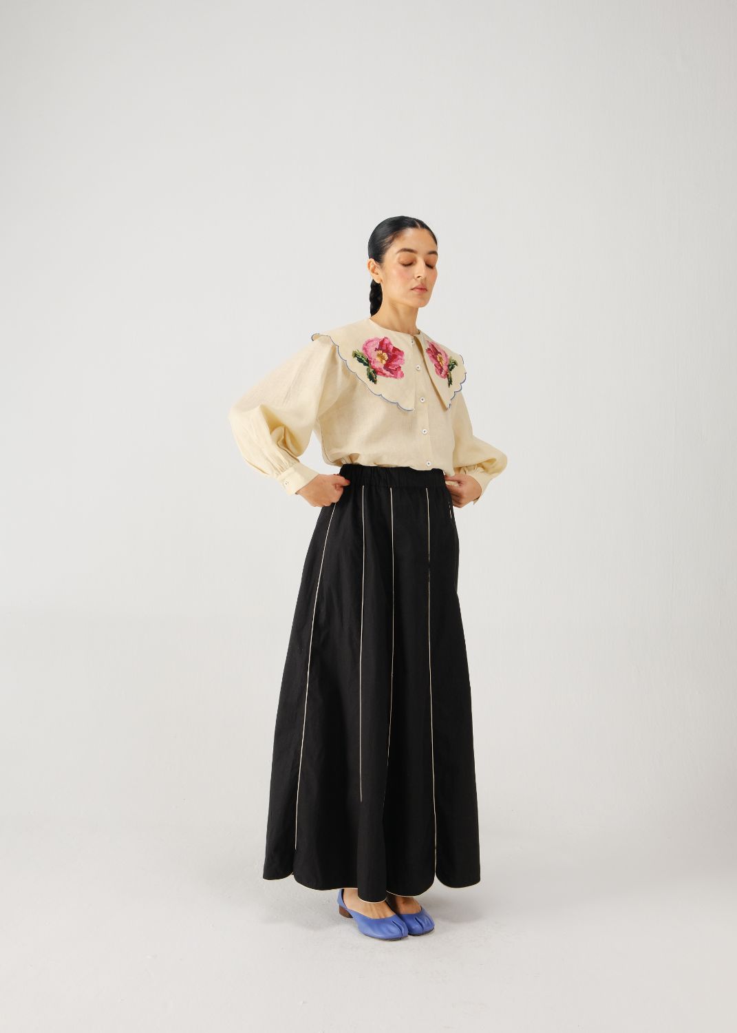 Julia set-Ivory rose emb.