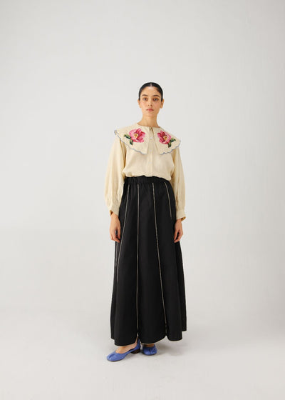 Julia set-Ivory rose emb.