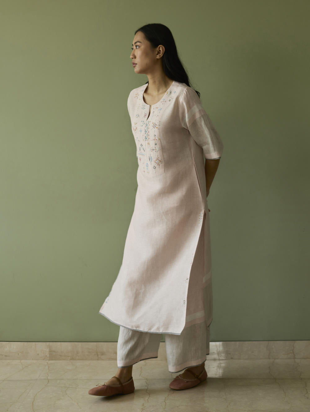 Vira Hand-Emboidered Linen Kurta Set-Blush