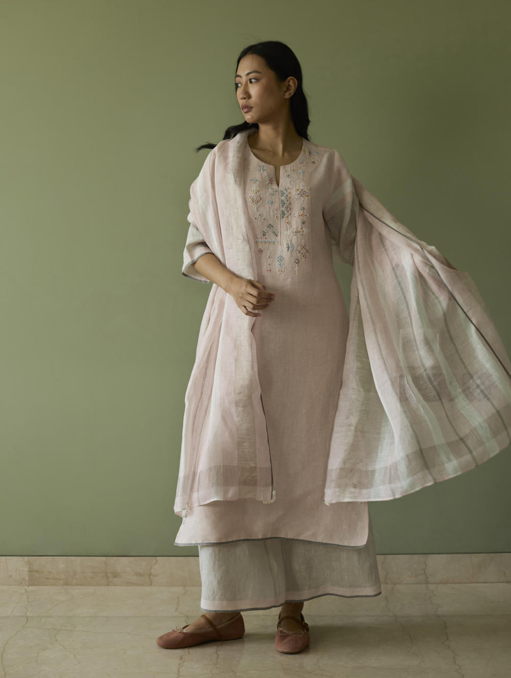 Vira Hand-Emboidered Linen Kurta Set-Blush