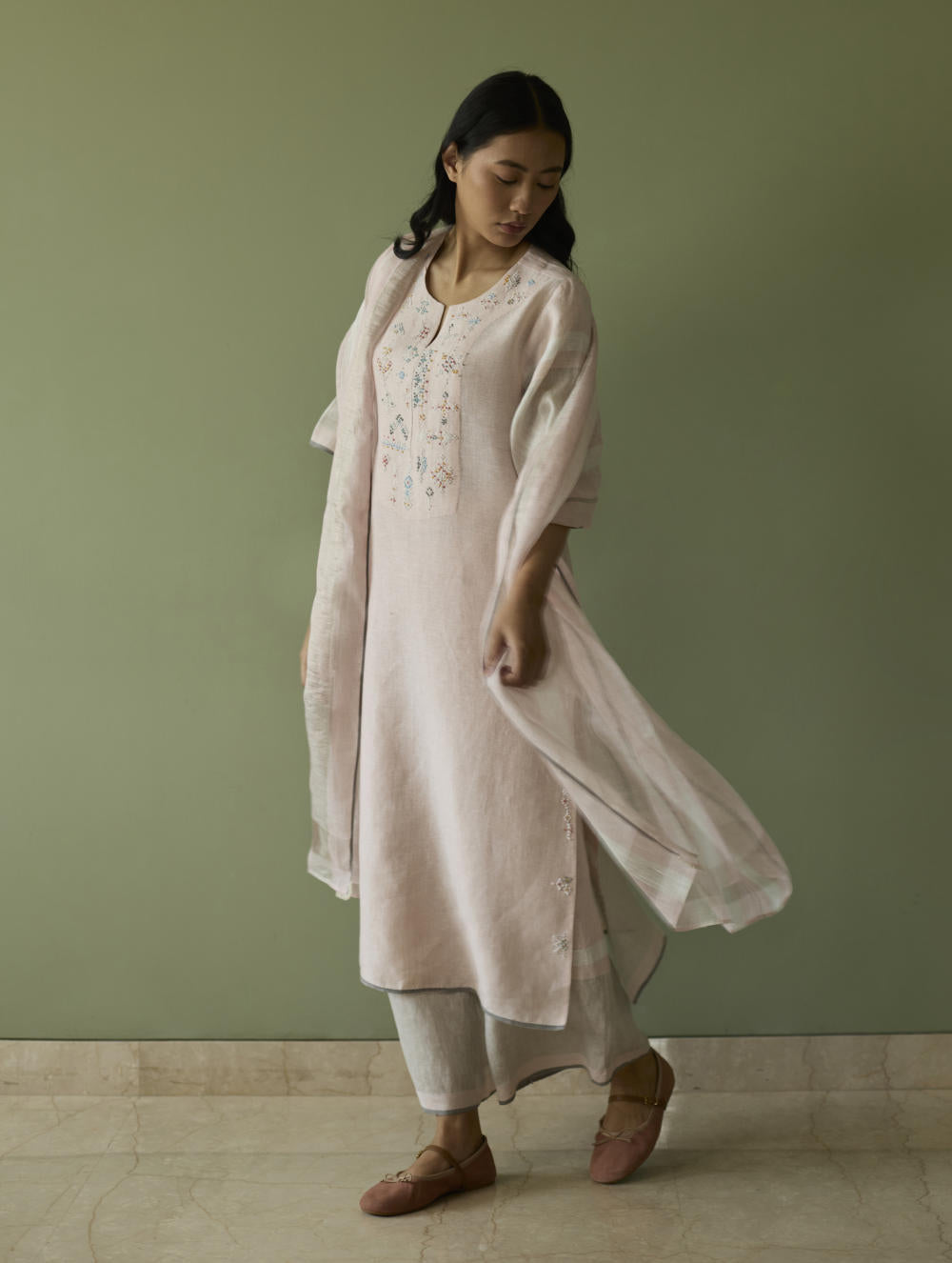 Vira Hand-Emboidered Linen Kurta Set-Blush