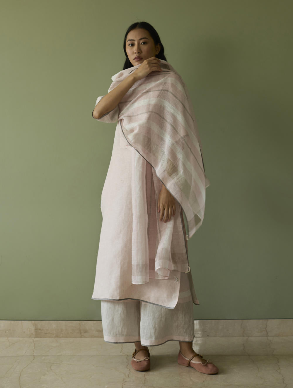 Vira Hand-Emboidered Linen Kurta Set-Blush