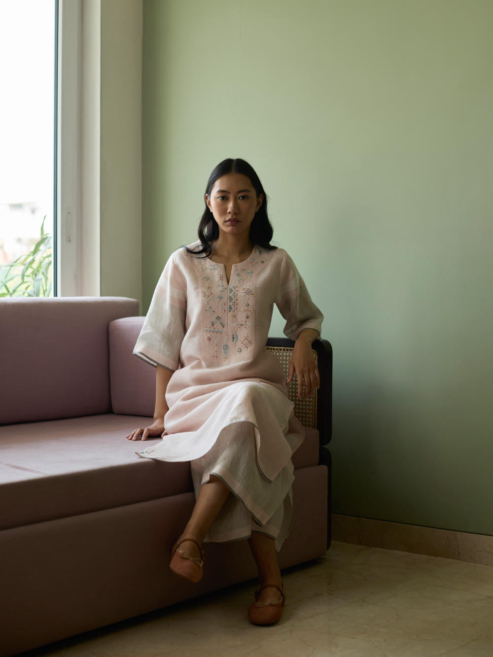 Vira Hand-Emboidered Linen Kurta Set-Blush
