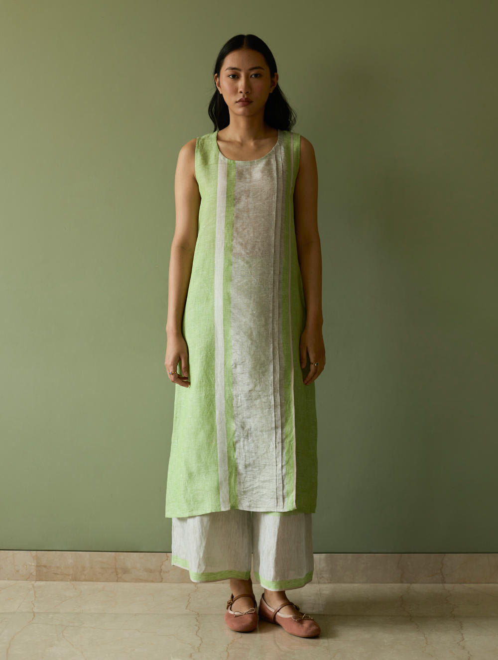 Yara Sleeveless Border Linen Kurta-Meadow