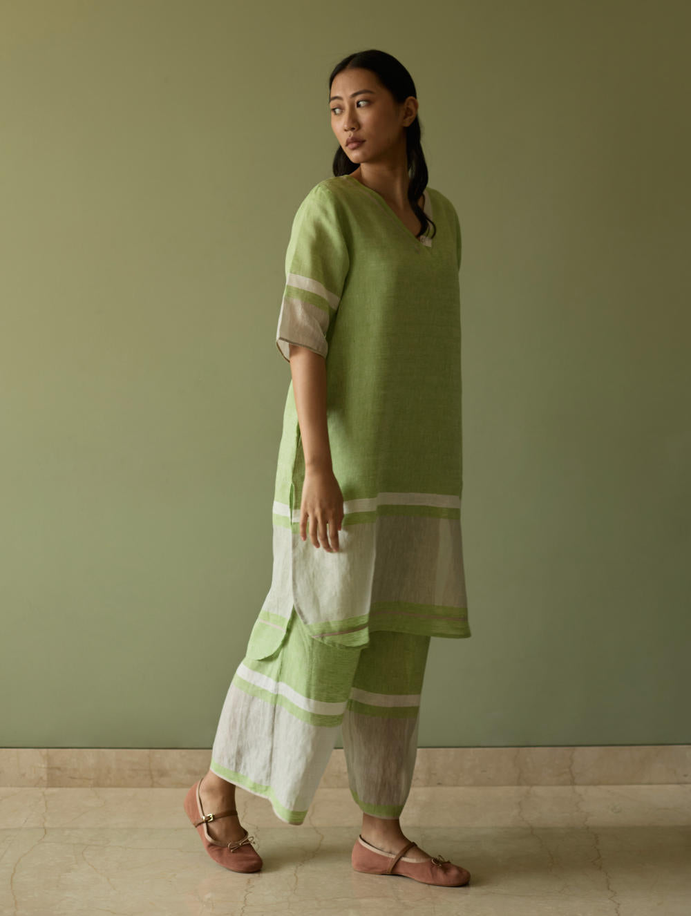 Iva Pleated Border Linen Kurta-Meadow