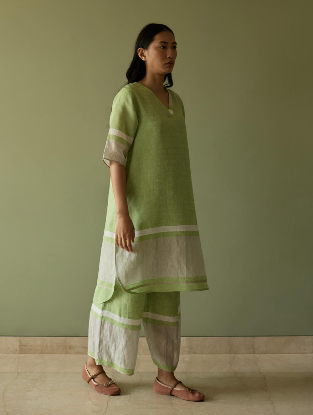 Iva Pleated Border Linen Kurta-Meadow