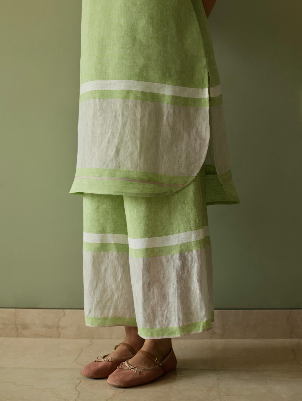 Iva Pleated Border Linen Kurta-Meadow