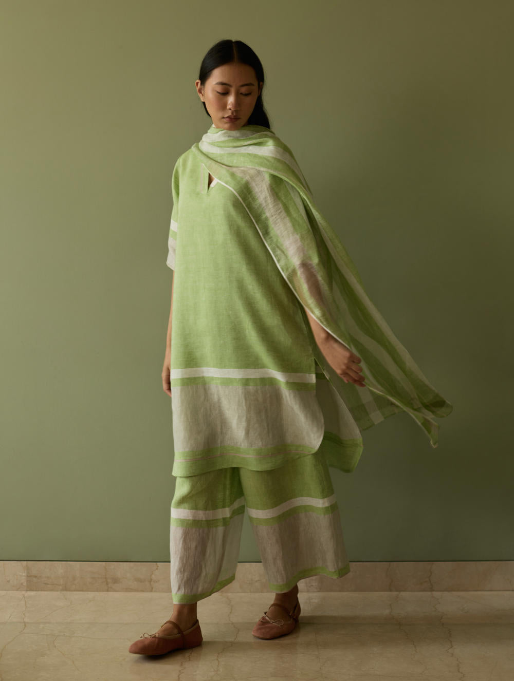 Iva Pleated Border Linen Kurta-Meadow