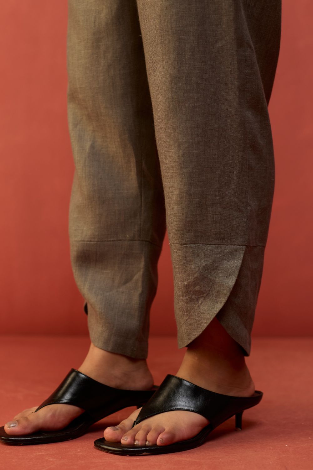 Etsu Yoke Linen Kurta Set - Grey