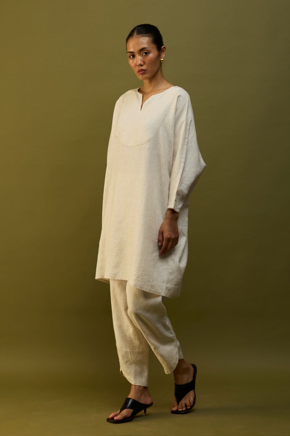 Etsu Yoke Linen Kurta Set - Off White