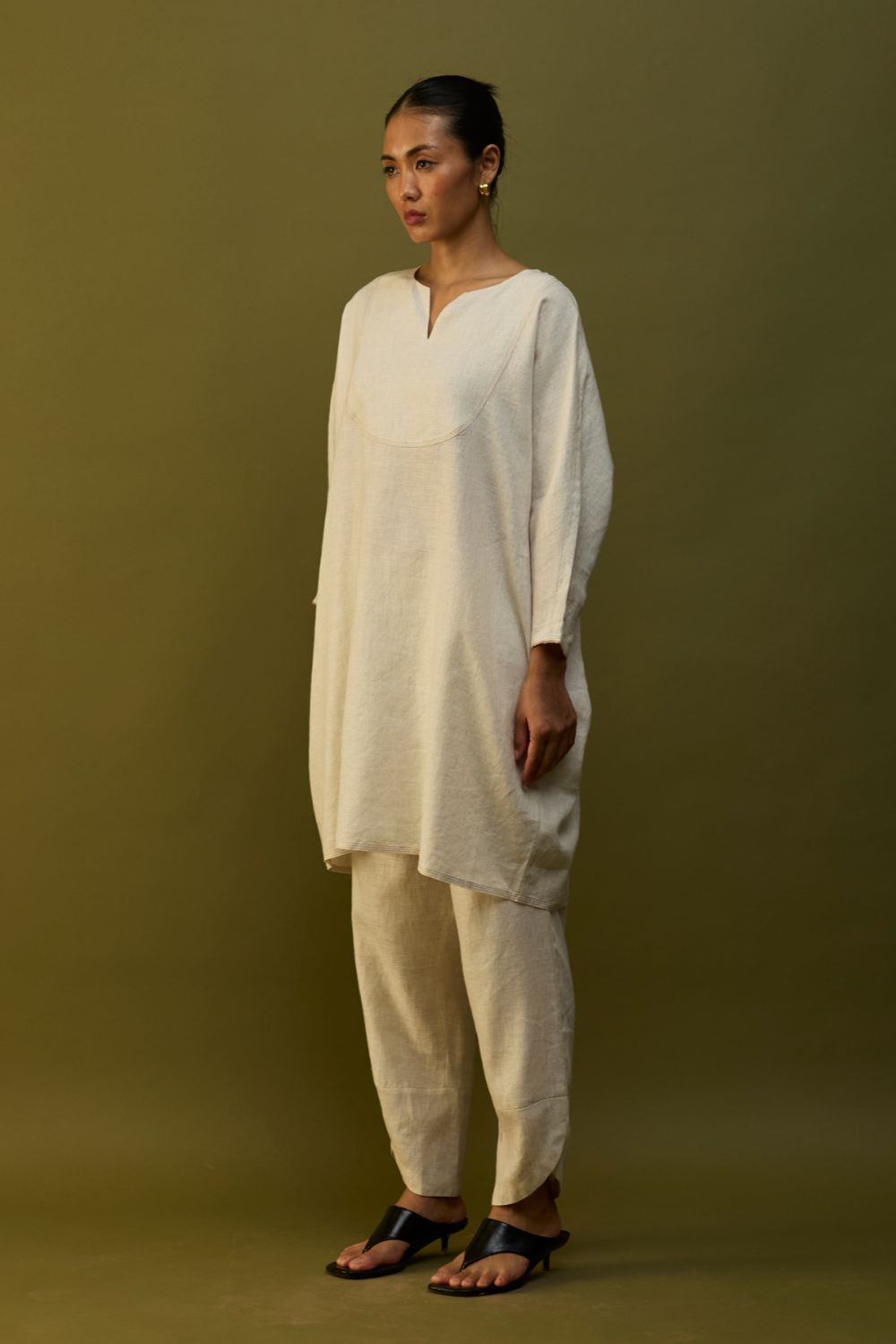 Etsu Yoke Linen Kurta Set - Off White